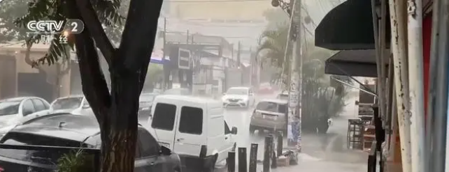 巴西極端天氣帶來的暴雨和強風(fēng) 巴西極端天氣帶來的暴雨和強風(fēng)